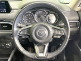 【ステアリングスイッチ】運転中、前方から目線をそらすことなく、オーディオ等の操作が可能な便利機能!安心&快適なドライブを演出してくれます♪