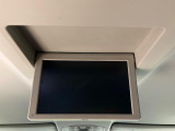 【フリップダウンモニター】大画面モニターで後席でもエンタメをお楽しみいただけます。小さなお子様にも大人気の装備です♪