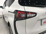 LEDテールライトです。省電力、高輝度のLEDは明るく照らすので夜間運転時の視認性を高めます。