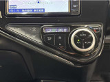 お好みの温度に設定すれば、車内の温度を検知し自動で調整してくれるオートエアコン!暑い、寒いと何度もスイッチを操作しなくても済みます☆☆