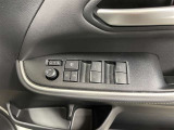 パワーウィンドウスイッチで運転席から全席の窓の開閉ができます♪