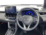 運転席まわりです。 各操作スイッチは使いやすい位置に配置されてます。