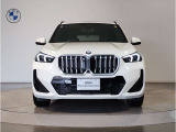 BMW代表的な特徴のキドニーグリル。BMWのすべてのモデルに採用され、BMWらしさを強調しております。