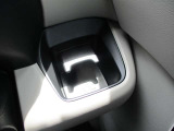 運転席で使用できるドリンクホルダーです。