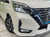 【LEDヘッドライト】悪天候や夜間走行時も良好な視界を確保し安心して運転できる高輝度LEDヘッドライトを装備!点灯速度が早く、消費電力も抑えられています。