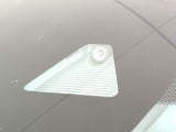 【スマートブレーキサポート】走行中に前方の車両等を認識し、衝突しそうな時は警報とブレーキで衝突回避と被害軽減をアシスト。より安全にドライブをお楽しみいただけます。