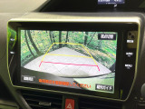 【バックカメラ】駐車時に後方がリアルタイム映像で確認できます。大型商業施設や立体駐車場での駐車時や、夜間のバック時に大活躍!運転スキルに関わらず、今や必須となった装備のひとつです!