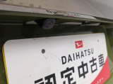 バックの苦手な初心者や女性にうれしいバックモニター 運転席の死角になる真後ろが確認できます。 (^^♪