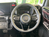 【純正革巻きステアリング】上質な革を使用することで、手にしっかり馴染みとても運転しやすいハンドルです♪