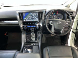 見通しのよいすっきりとした視界で、誰でも運転しやすいです。運転のしやすさは疲れにくさにも繋がりますよ♪