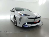 LEDヘッドライトです。デザイン性がよくとても明るいので、夜間の走行や悪天候でも安心です。しかも長寿命!