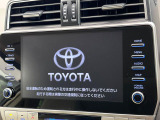 【メーカー純正9型ナビ】インテリアに溶け込むスタイリッシュな「専用設計」メーカーナビを装備♪視認性や操作性など基本性能にも優れ、より上質なカーライフをお楽しみいただけます。