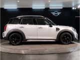 ☆MINIの車の始まりは大人四人がギリギリ乗れるコンパクトな車です!!今となっては3ナンバーですが、もともとは5ナンバーの車でした!!