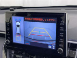 バックモニター付なので後退時に後方が見えるので安心。 車は構造上、死角がたくさんなので万が一を考えると必須ですね。 あくまで補助の為の装備、バックは目視で確認する事が重要ですよ。