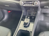駐車ブレーキは電動式です。オートホールド機能付きで便利ですね