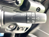 【オートライト】周りの明るさに応じて自動でヘッドライトの点灯・消灯ができる機能です!ライトの付け忘れ・消し忘れなどが無くなり、雨の日や夕方の走行も安心!トンネル通過時も便利ですね♪
