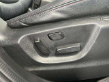 運転席は操作が楽になるパワーシート付きです!
