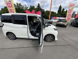 運転席はほぼ90度まで開きます!