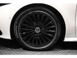 メルセデスの認定中古車「サーティファイドカー」では、万一お車が故障した場合も、ご購入後1年間もしくは2年間※は走行距離にかかわらずメルセデス・ベンツ正規サービスネットワークで無料修理いたします