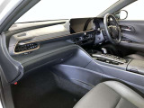 この車で色んな場所へドライブに出かけてみませんか。