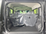 普段のお買い物や通勤、送迎等に十分な荷室スペースを確保しております。セカンドシートを倒すと、大きな荷物の積載も可能です♪
