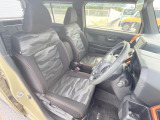 運転席シート廻りは使用感も少なく、良好な状態となっています。丁寧に使われていたことがよくわかりますね。