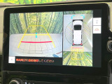 【パノラミックビューモニター】専用のカメラにより、上から見下ろしたような視点で360度クルマの周囲を確認することができます☆死角部分も確認しやすく、狭い場所での切り返しや駐車もスムーズに行えます。