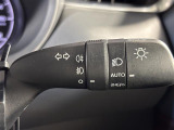 【オートライト(AUTO)】外の明るさをシステムが感知して、自動でヘッドライトが点灯します!ヘッドライトをつけ忘れを防ぐ便利機能です。