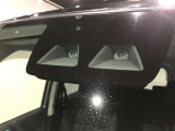 【衝突被害軽減ブレーキ】前方の車両や横断する歩行者などを検知した時、衝突回避や被害軽減をサポートします。