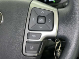ステアリングスイッチ付き。前方から目を離すことなく操作することが可能です。