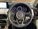 【純正革巻きステアリング】上質な革を使用することで、手にしっかり馴染みとても運転しやすいハンドルです♪