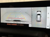後方の見える安心をお届けするバックガイドモニター付:バックするときのアシストラインもあって楽々バック!車庫入れや縦列駐車をサポートし、苦手な駐車も安心です!今やもう手放せない装備ですネ♪