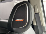 ヘッドレストにBOSEスピーカーが付いてますので臨場感をお楽しみ頂けます