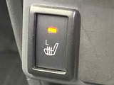 【シートヒーター】寒い日に重宝するシートヒーター!エアコンより早く温まってくれるので寒がりの人も安心ですね♪エアコンの温風は乾燥するから苦手、という方にもをおすすめです。