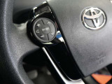 ステアリングスイッチ付き。前方から目を離すことなく操作することが可能です