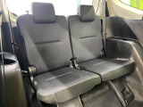 床下収納式のサードシートです。座席部分をコンパクトに収納でき、広大な荷室スペースとしてお使いいただけます!乗車人数や荷物の量など利用シーンに合わせて3列目を有効活用でき、とっても便利♪