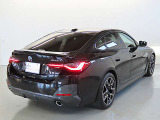 どの角度からもBMWのフォルムが際立ちます。