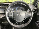 【純正革巻きステアリング】上質な革を使用することで、手にしっかり馴染みとても運転しやすいハンドルです♪