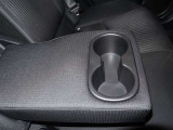 カップホルダーを装備ドリンクを入れてドライブを快適に♪