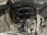 お車を安心してお乗りいただく為には、足回りの定期点検が欠かせません。サービスサポート(有償保証)では無料点検もご提供しており、安心のカーライフをお過ごしいただけるサポート体制が整っています。