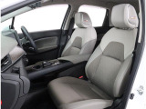 長時間の運転も疲れにくいフロントシート!体をしっかり支えてくれて運転がしやすい形状です!!