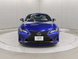 スピンドルグリルを起点とするワイド&ローのフロントビューと、張り出したホイールフレアで強調したタイヤの存在感が、俊敏な運動性能を予感させます。