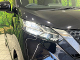 【LEDヘッドライト】悪天候や夜間走行時も良好な視界を確保し安心して運転できる高輝度LEDヘッドライトを装備!点灯速度が早く、消費電力も抑えられています。