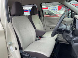 ひじ掛けが付いて運転が楽です