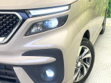 【LEDヘッドライト】悪天候や夜間走行時も良好な視界を確保し安心して運転できる高輝度LEDヘッドライトを装備!点灯速度が早く、消費電力も抑えられています。