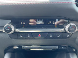 【エアコン】『エアコン装備』の画像になります。暑い夏でも寒い冬でも、車内に快適な空気を届けるので、いつでも快適な車内空間を創り上げます!