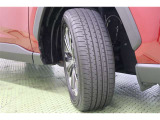 タイヤサイズ 225/60R18。