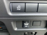 左側電動スライドドアで乗り降り楽々です。