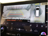バックモニター付なので後退時に後方が見えるので安心。 車は構造上、死角がたくさんなので万が一を考えると必須ですね。 あくまで補助の為の装備、バックは目視で確認する事が重要ですよ。