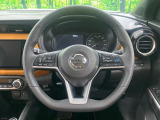 【純正革巻きステアリング】上質な革を使用することで、手にしっかり馴染みとても運転しやすいハンドルです♪